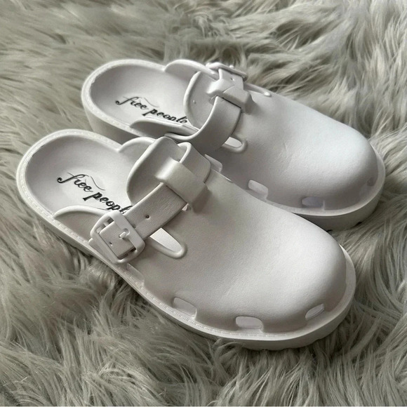 FREE PEOPLE Karlie Buckle Clog Size 7 NWOT - Picture 4 of 12